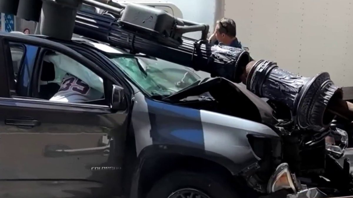 2 pedestrians hurt after being struck by a pickup truck in San Francisco – NBC Bay Area