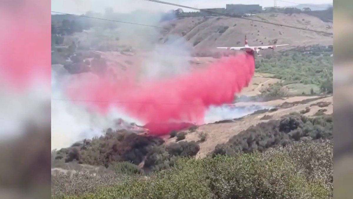 Forward progress stopped in 2-alarm vegetation fire in Peñasquitos Canyon – NBC 7 San Diego