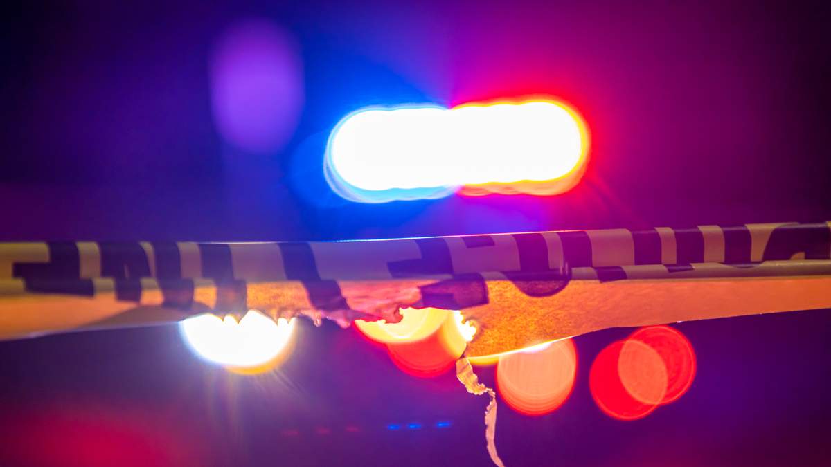 Long Beach Police Search for Male Suspect Following SWAT Deployment