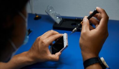 Lawsuit accusing Apple of blocking independent repairs