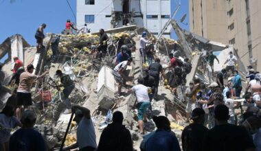 Rescue Crews From Los Angeles Arrive In Colombia