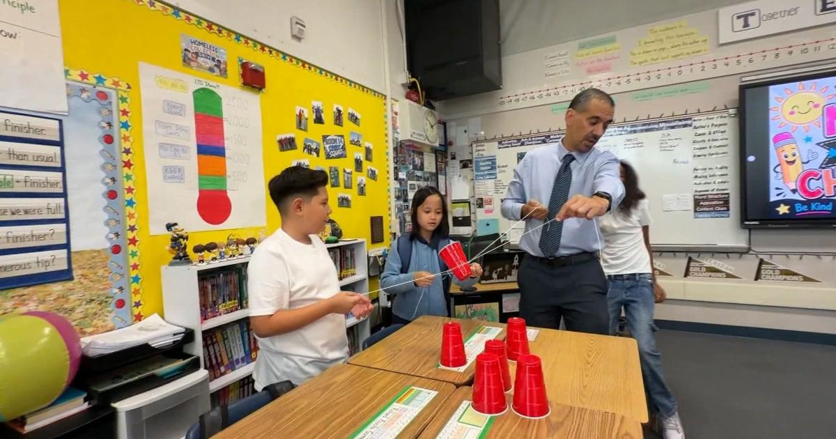 Sacramento teacher inspires former students to become teachers themselves | National and World News