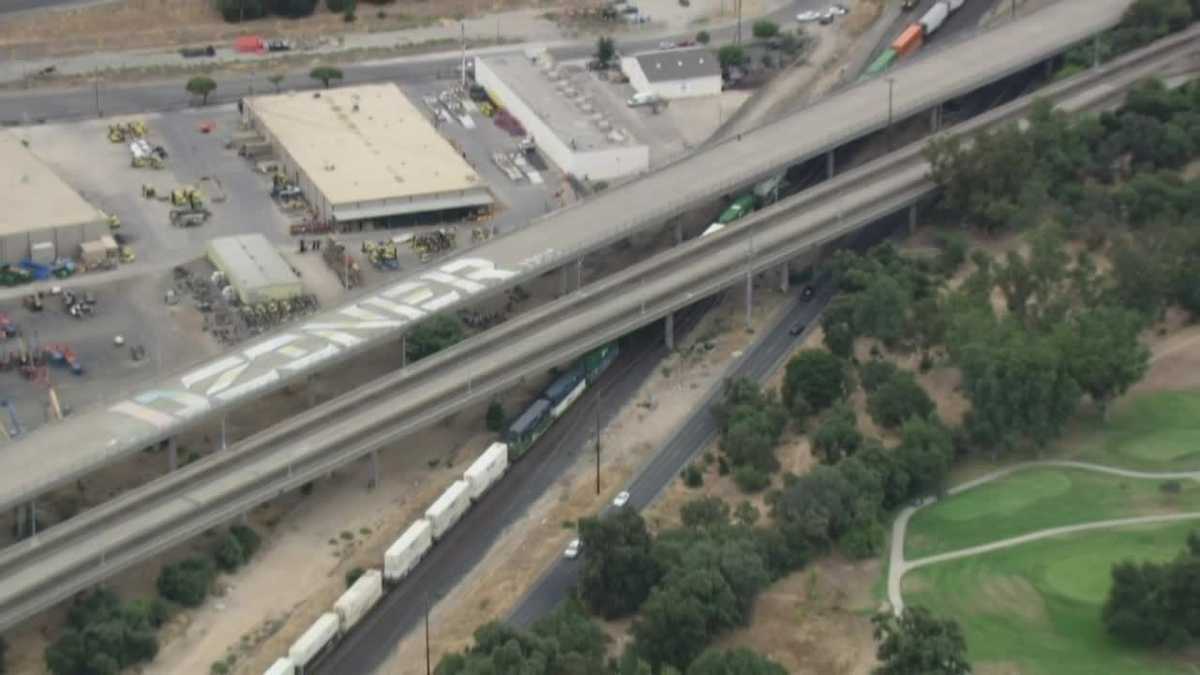 1 dead, 1 injured in north Sacramento train crash