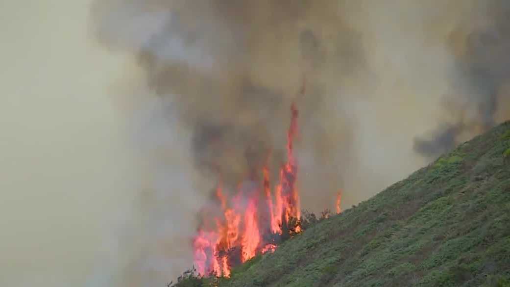 California fire passes 23,000 acres as Highway 1 closure planned