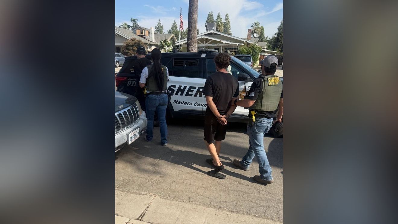 2 arrested in Fresno for vehicle burglaries, stolen credit card in Madera CO