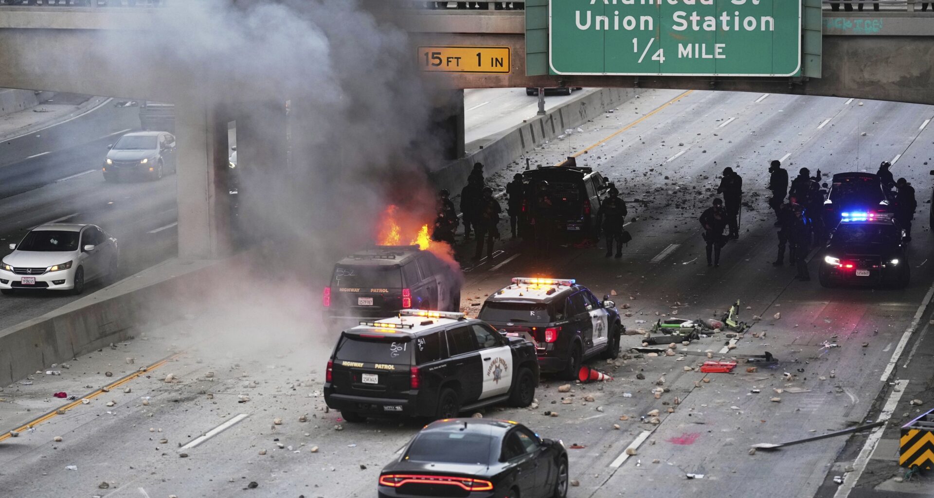 LA man gets 3 years for pouring lighter fluid onto CHP vehicle, helping toss scooter onto freeway – Whittier Daily News
