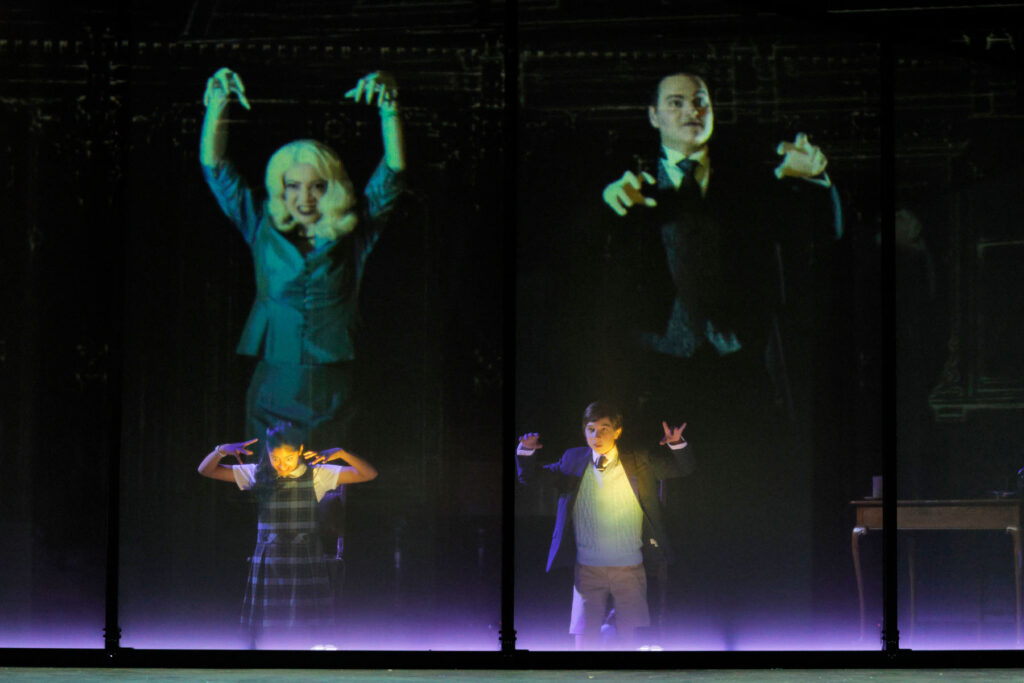 The Turn of the Screw: Unsettling Storytelling in Oakland – Opera Today