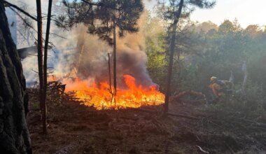 Half-acre wildfire knocked down near Chabot Space & Science Center in Oakland Hills