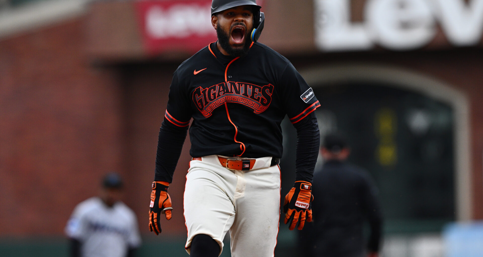 SF Giants trade Heliot Ramos to Yankees for Henry LaLane, Kaeden Kent