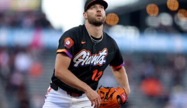 SF Giants Adrian Houser appears to injure elbow