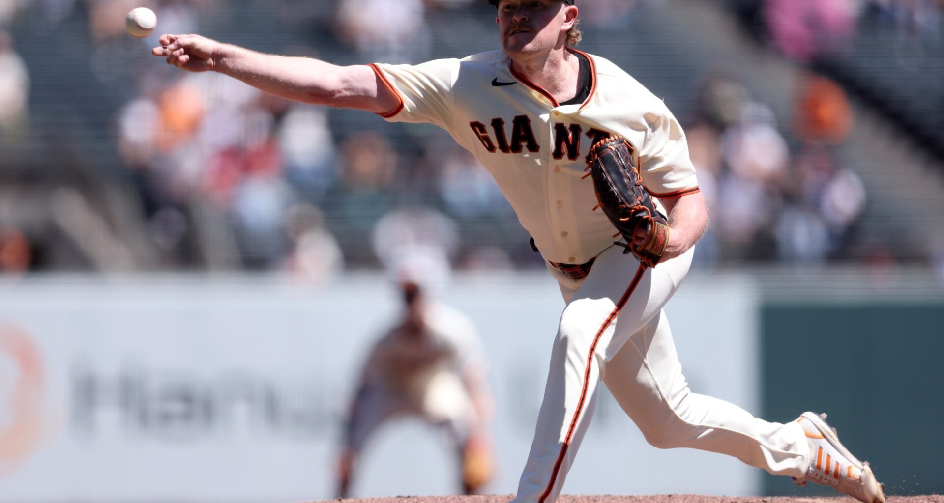 SF Giants beat Reds to complete first three-game sweep of season