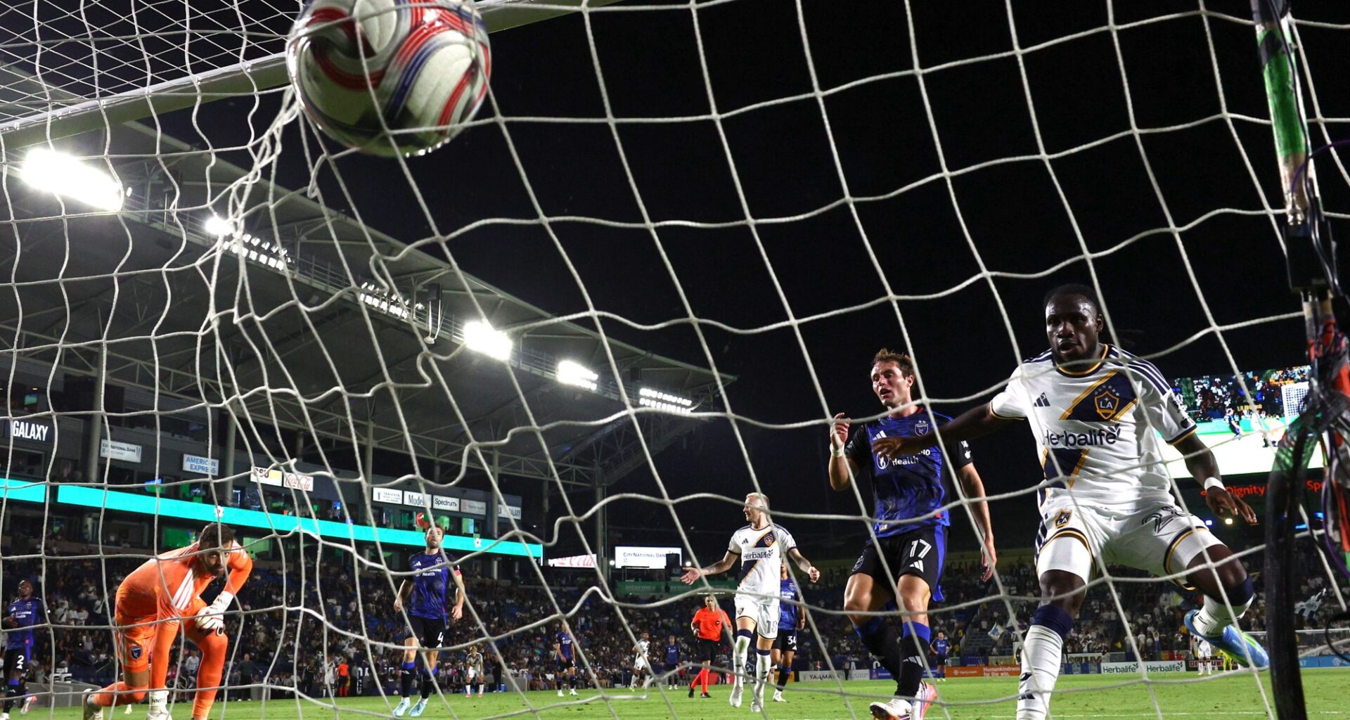 San Jose Earthquakes’ slump continues as Paintsil’s short-handed goal lifts LA Galaxy to 1-0 victory – Times-Standard