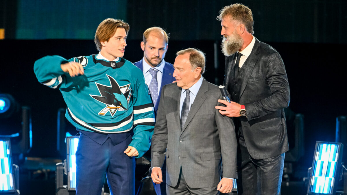 SJHN Daily: “Off Campus” Star Interviews Celebrini, Thornton Makes San Jose Sports Hall of Fame, Han Watches Verhoeff