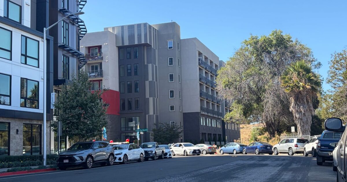 Santa Clara residents struggle with neighborhood parking