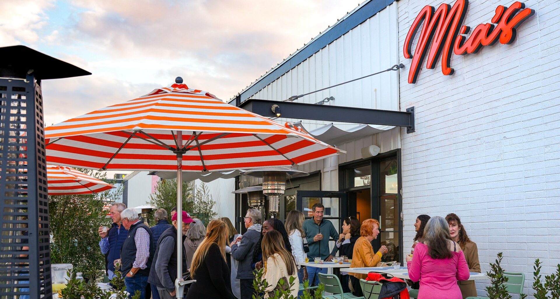 Mia’s restaurant in Solana Beach expands its menu – San Diego Union-Tribune
