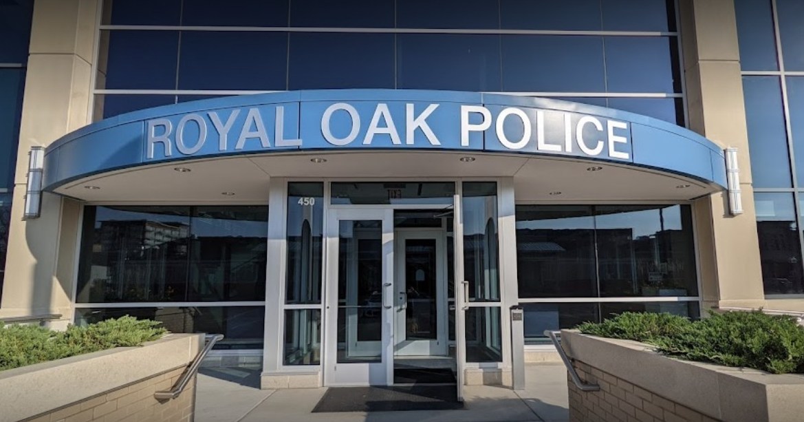 Brawl breaks out during Dream Cruise; police arrest 8 men – The Oakland Press