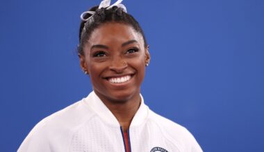 Simone Biles teases gymnastics comeback at training gym – NBC 7 San Diego