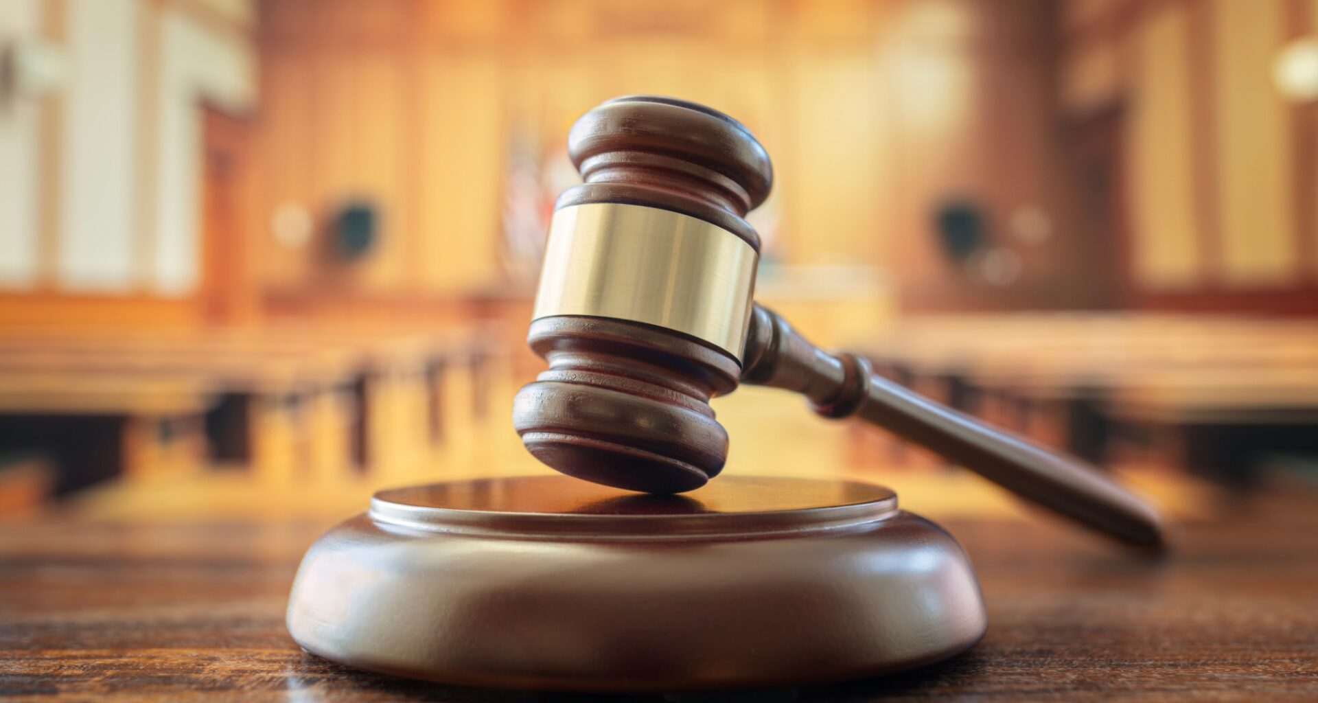 Man charged with beating, robbing 15-year-old boy in Oakland