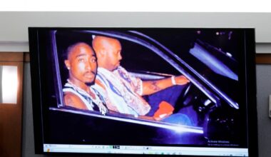 Testimony at Tupac Shakur murder trial begins with ex-officers – NBC Los Angeles