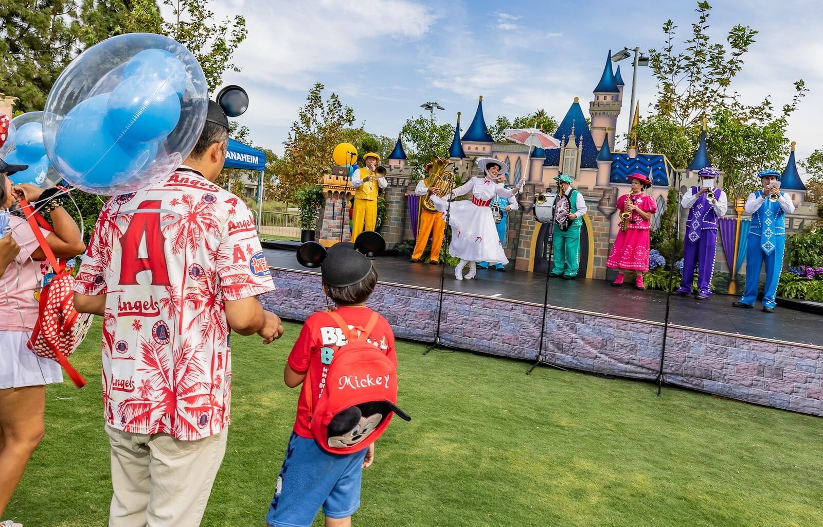 Mary Poppins Pearly Band performing