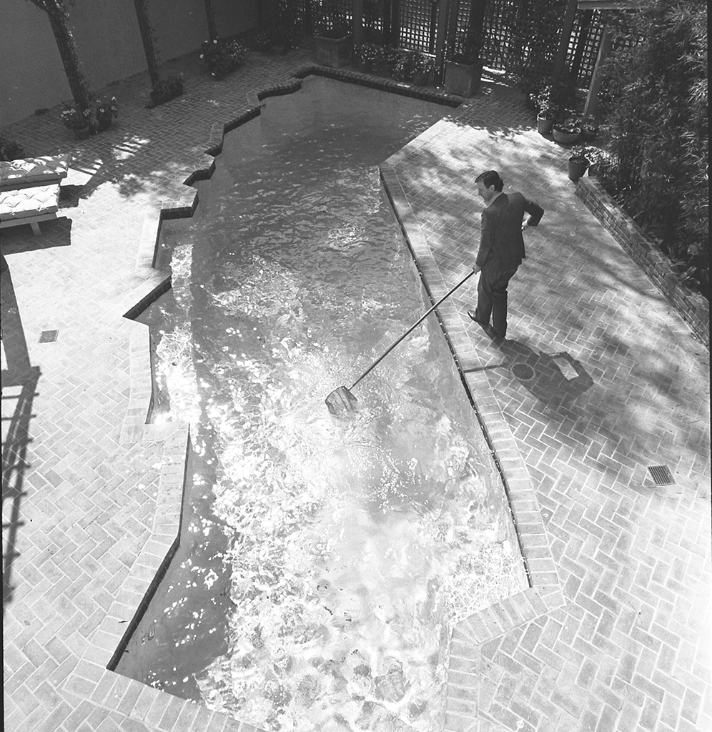 L.A.’s Most Unusually Shaped Swimming Pools