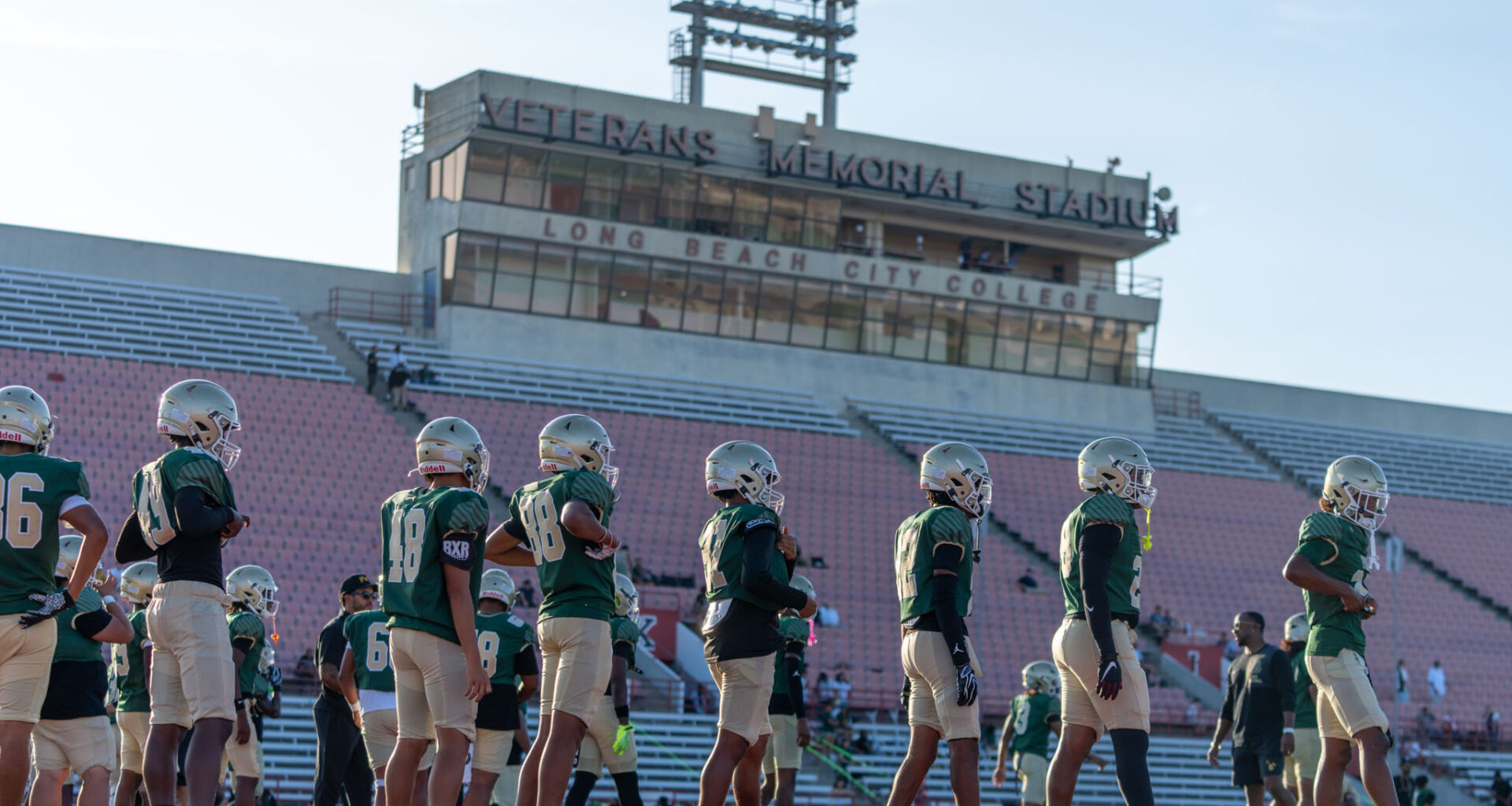 Long Beach Poly Football’s Last Game at Vets Falls Flat Against Yorba Linda – The562.org