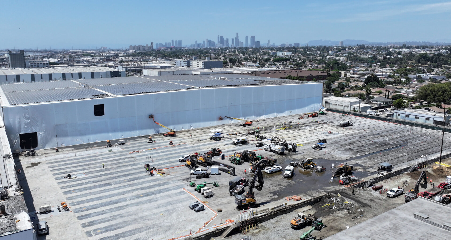 LA extends emergency declaration near burned-out Lineage warehouse area – Daily News