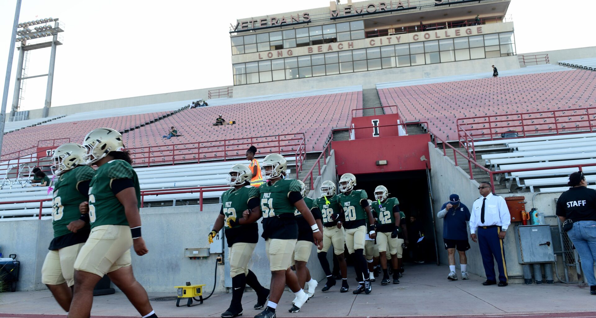 Long Beach Poly football has a disappointing final game at Veterans Stadium – Press Telegram