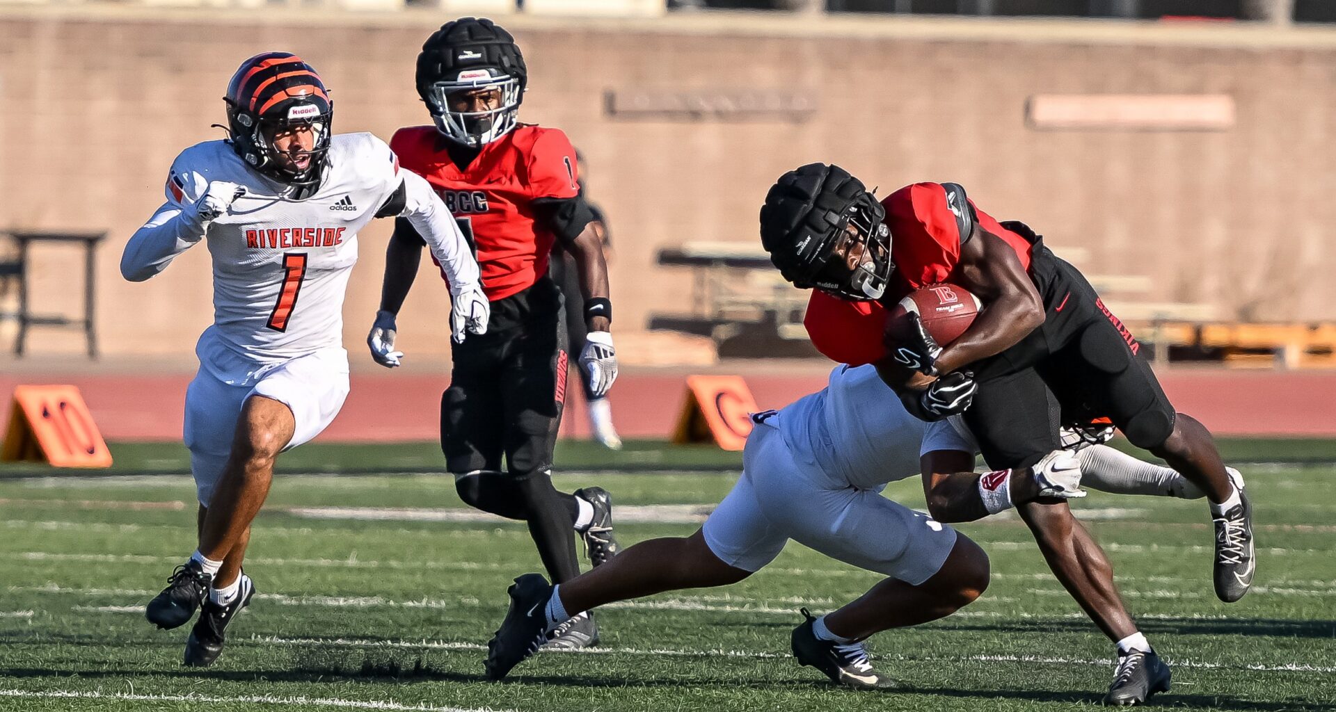 Long Beach’s iconic Veterans Memorial Stadium hosts final football game before demolition – Press Telegram