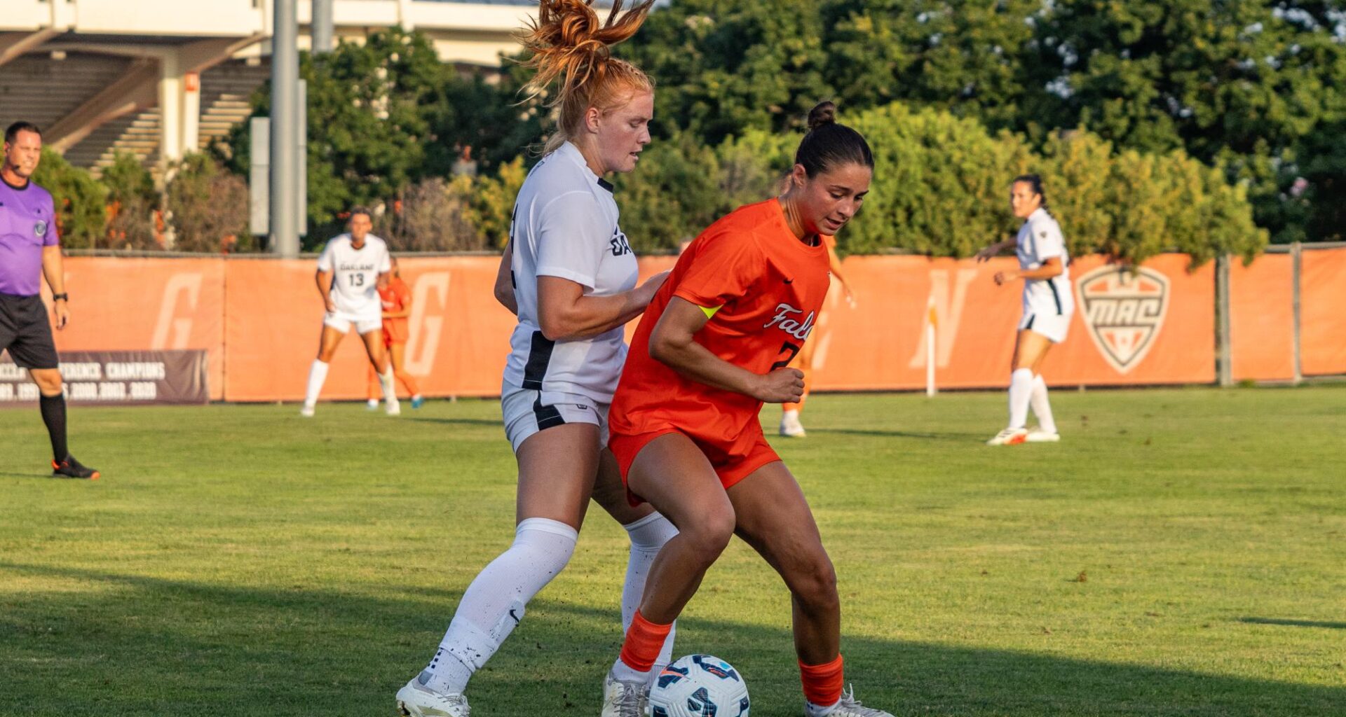 Women’s soccer continues season with firs roadie at Oakland  – BG Falcon Media