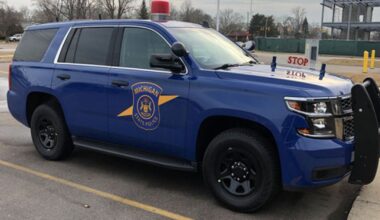 Passed out driver in middle of I-75 found with weapons in Oakland County