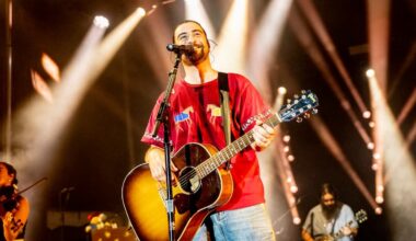 Noah Kahan Shocks Fans by Bringing Out Chappell Roan To Perform ‘California’ During LA Concert
