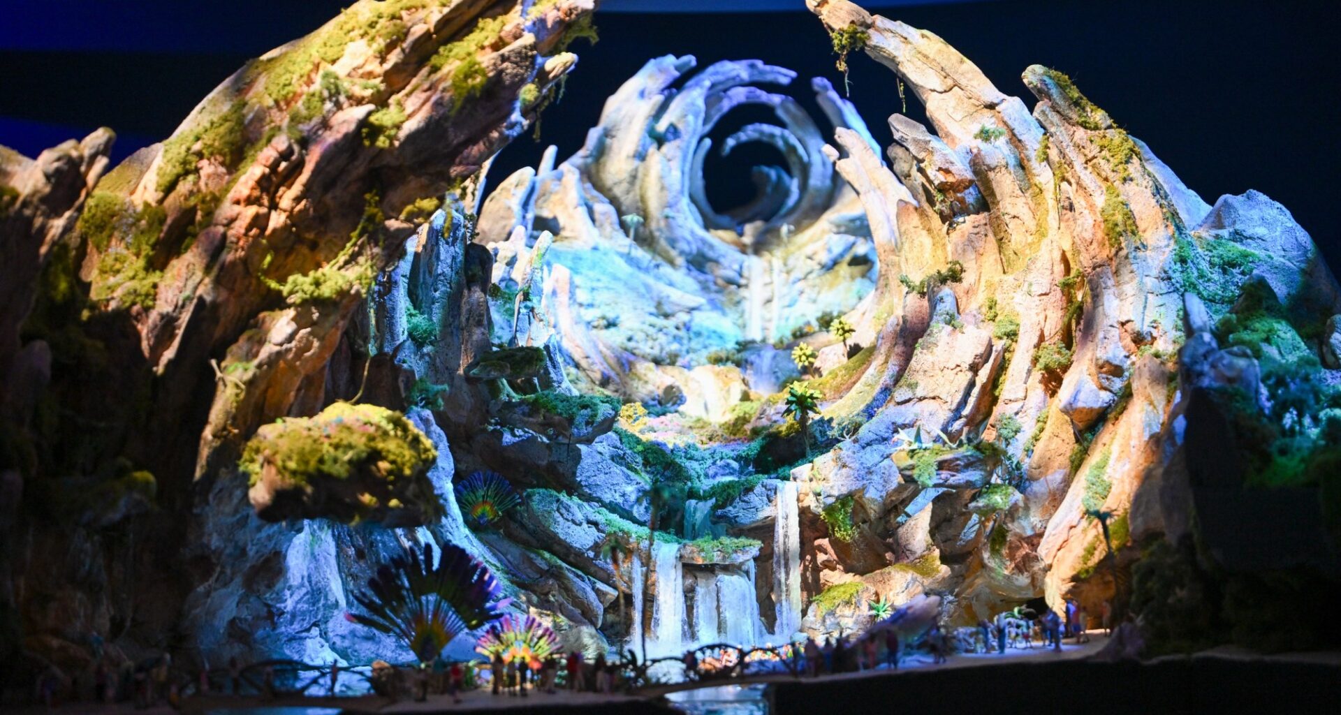 Disneyland to open Avatar land after Tomorrowland makeover – Orange County Register