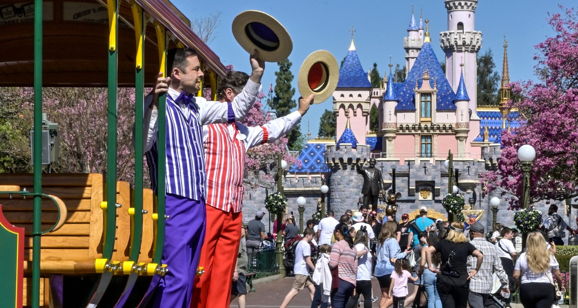 Which Disney Legends will be in the D23 parade at Disneyland? – Orange County Register