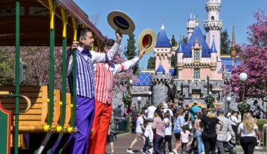 Which Disney Legends will be in the D23 parade at Disneyland? – Orange County Register