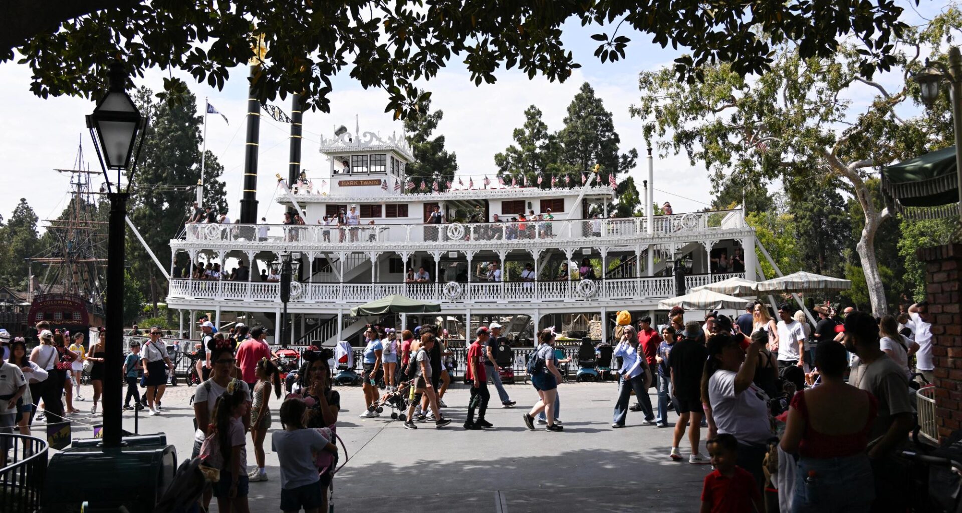 Disneyland discounts drive summer attendance growth – Orange County Register