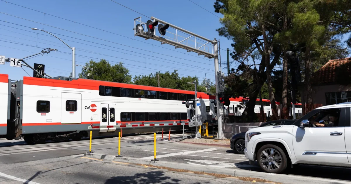 Palo Alto train horn 'quiet zone' delayed over traffic concerns