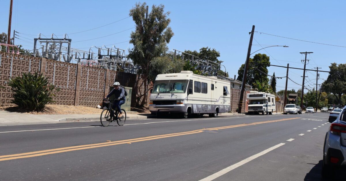 Palo Alto considers new permit program to limit vehicle dwelling