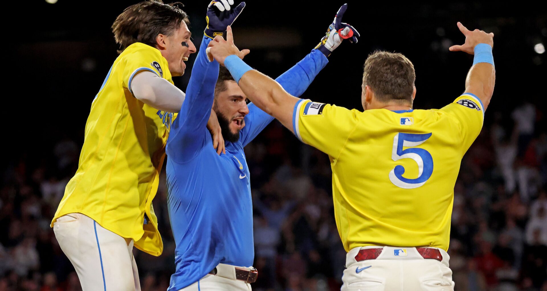 Red Sox storm back with wild ninth inning to earn walk-off win over Giants
