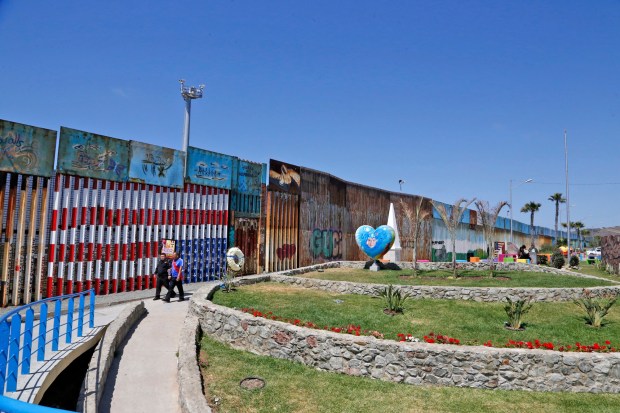 Tijuana, Baja California, Mexico June 1st, 2018 | Scene at the International Friendship Park from the Mexico side. | Alejandro Tamayo © The San Diego Union Tribune 2018