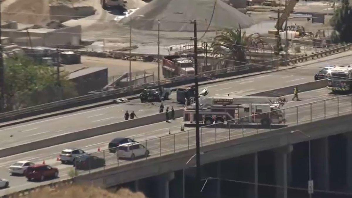 Deadly crash shuts down northbound Montague Expressway in Santa Clara – NBC Bay Area
