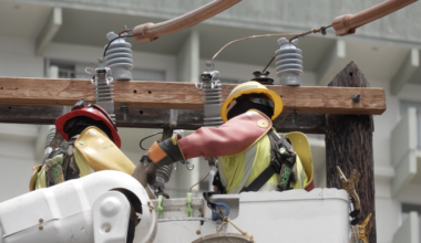 Hawaiian Electric crews joined by partner California utility workers to expedite restoration work : Maui Now