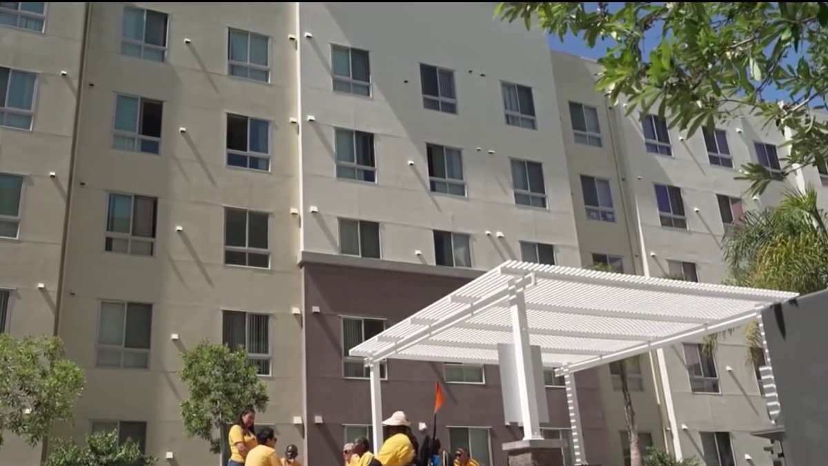 Senior tenants from Oakland protest housing conditions – NBC Bay Area