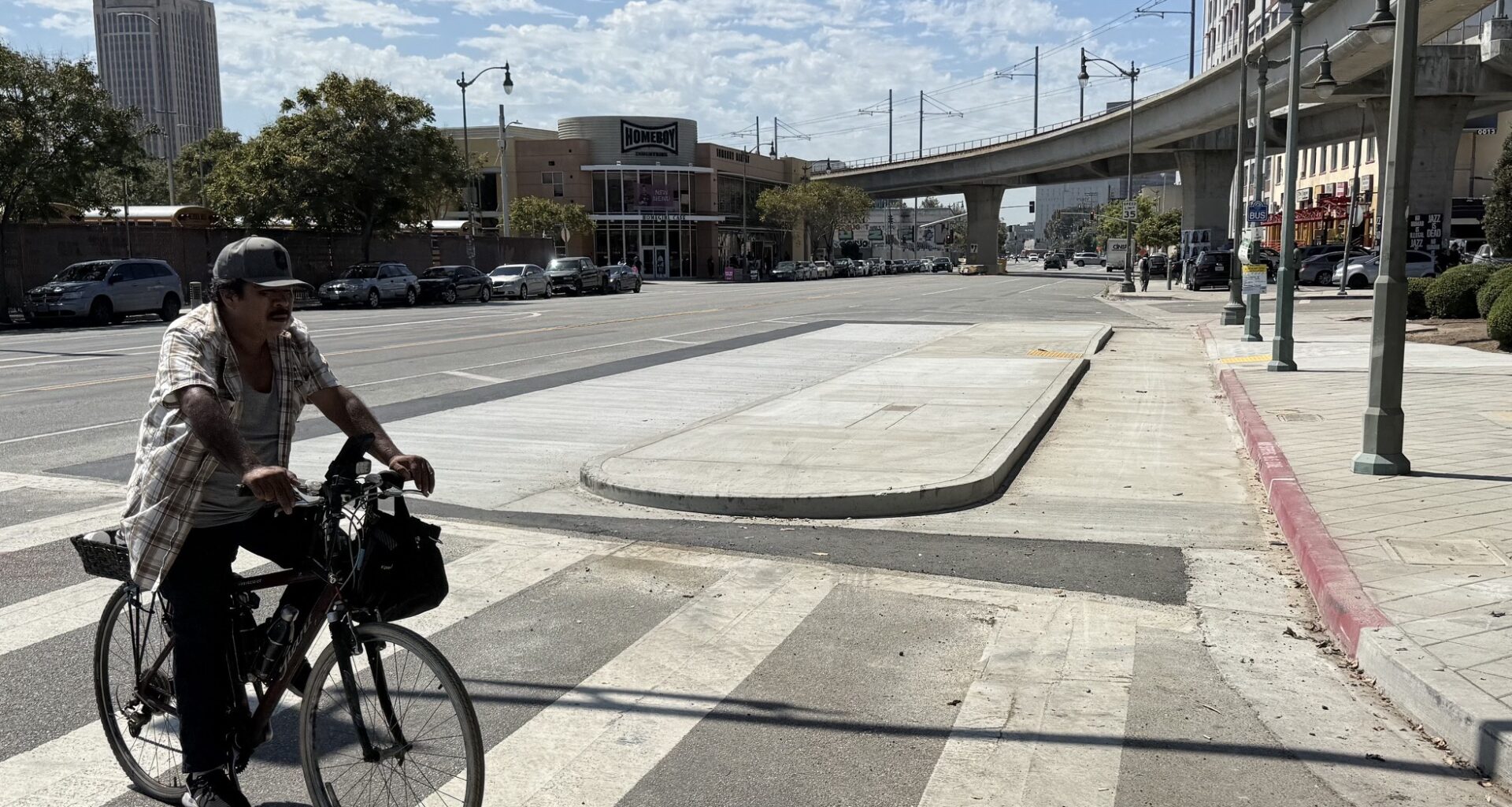 Eyes on the Street: Spring/Alameda Bikeway Construction