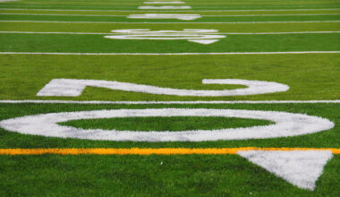 Football 2026: Schedules for the Lakes Valley Conference – The Oakland Press