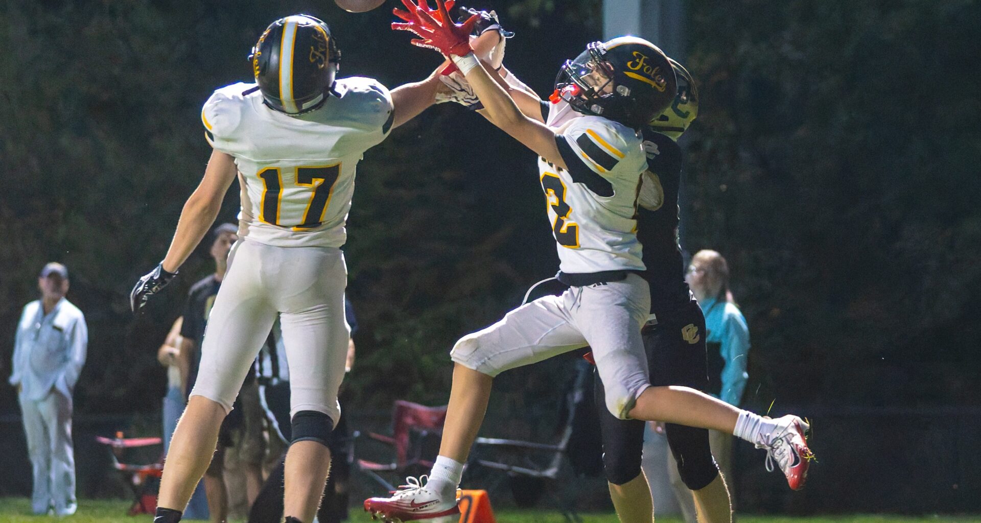 Photos from a football season opener between Auburn Hills Oakland Christian and Madison Heights Bishop Foley – The Oakland Press