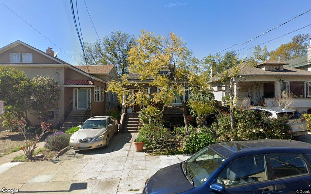 Two-bedroom house sells in Oakland for $800,000