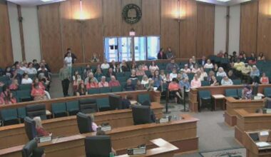 Oakland County votes to fund Planned Parenthood clinic through 2028