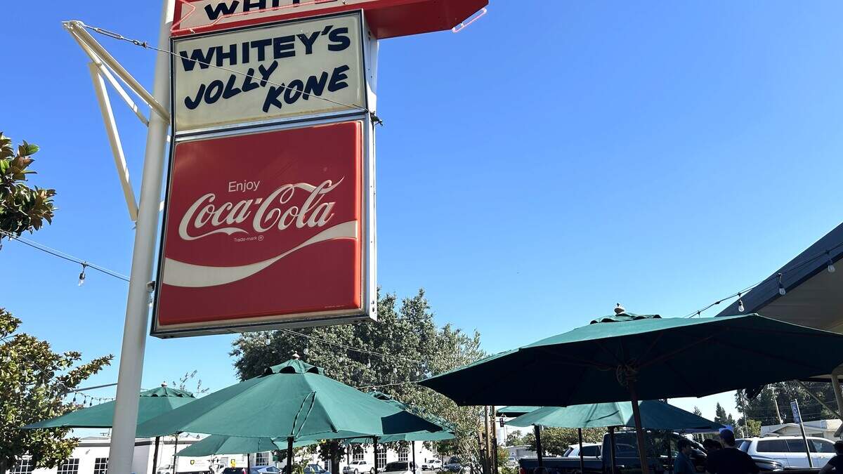 Is Whitey’s Jolly Kone peach shake worth the hype?