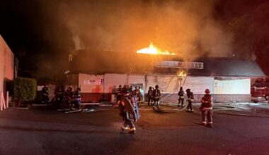 Early morning fire burns Modesto convenience market